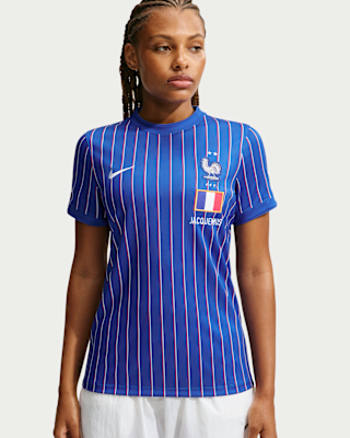 France x Jacquemus Women's Short-Sleeve Soccer Top. Nike.com